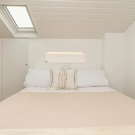 Lira's Loft - New Modern Loft In Calheta - Madeira *