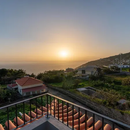 公寓 Lira's Loft - New Modern Loft In Calheta - Madeira 阿科达卡列塔