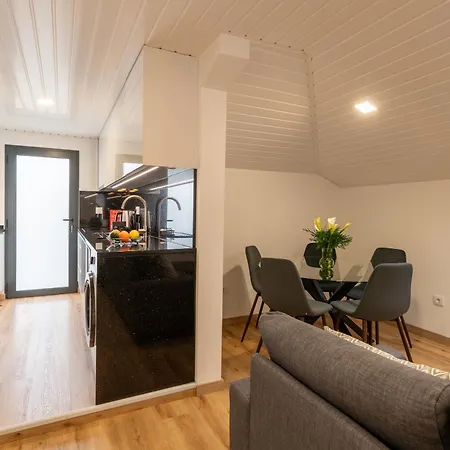 Апартаменты Lira's Loft - New Modern Loft In Calheta - Madeira *