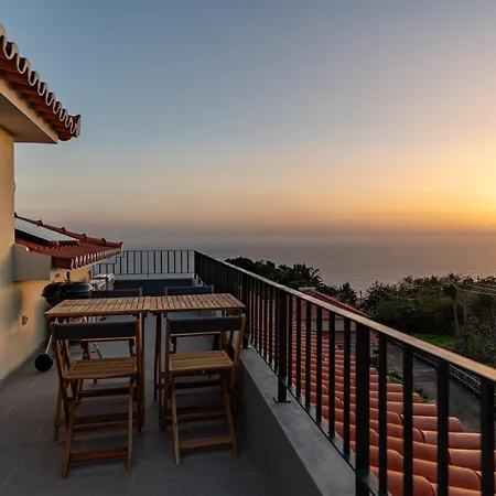 Апартаменты Lira's Loft - New Modern Loft In Calheta - Madeira *