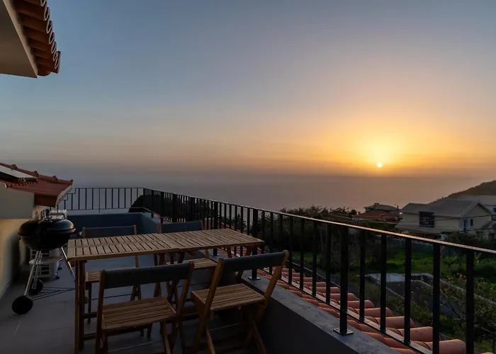 Lira's Loft - New Modern Loft In Calheta - Madeira *